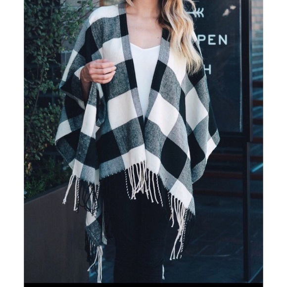 Sweaters - Black & White Woman’s Buffalo Check Tassel Poncho